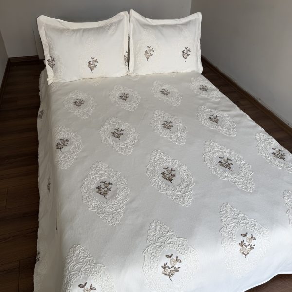 Miray 3 Parça Yatak Örtüsü Bej Nakışlı